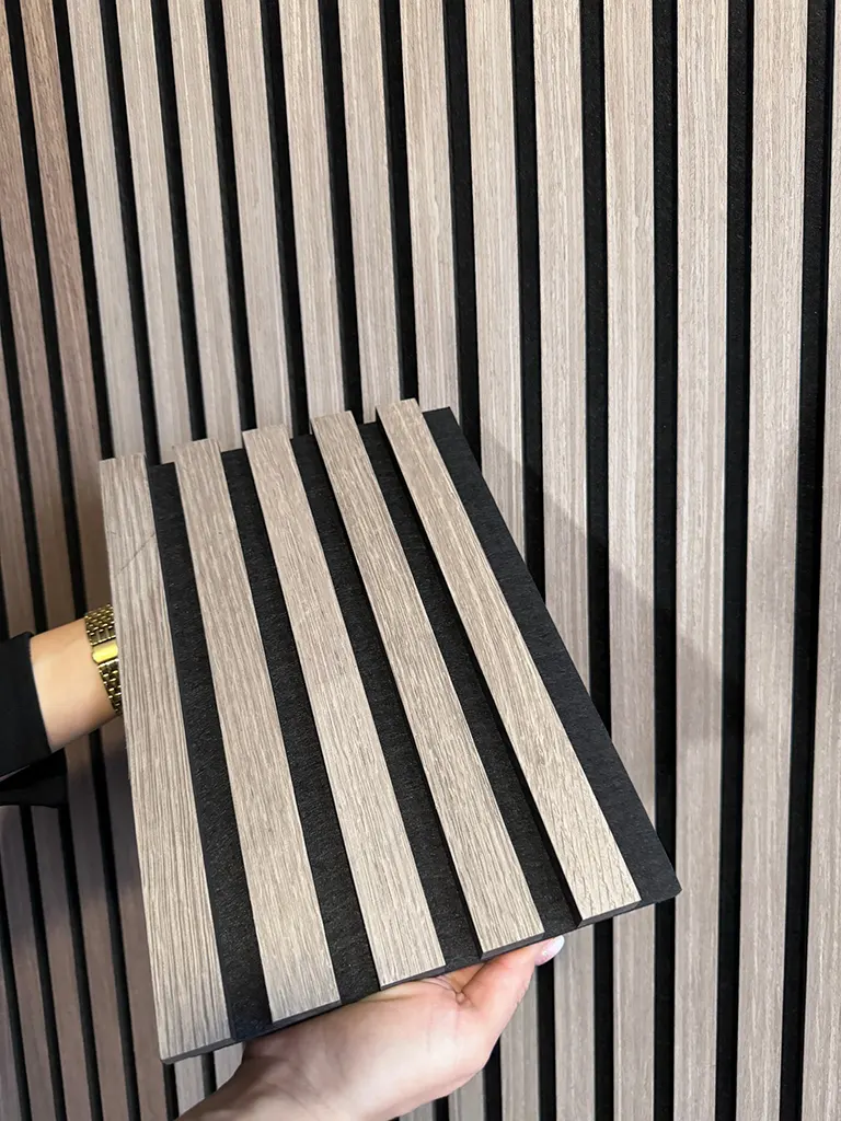 QWALLZ-Akusztikus-Falpanel-Szurke-Tolgy