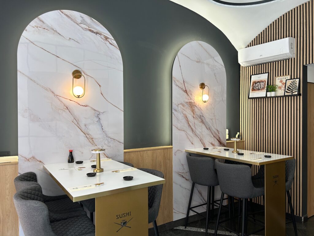 QWALLZ WANDPANEELE IM RESTAURANT