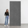 Silver Stone SM-8009 SPC falpanel méretaránya felnőtt ember mellett